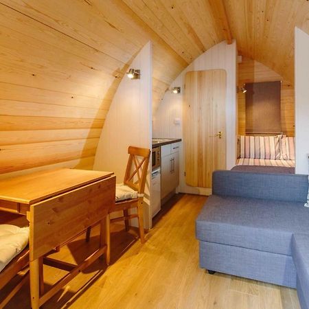 ホテル Buttercup Glamping Pod チェルトナム エクステリア 写真