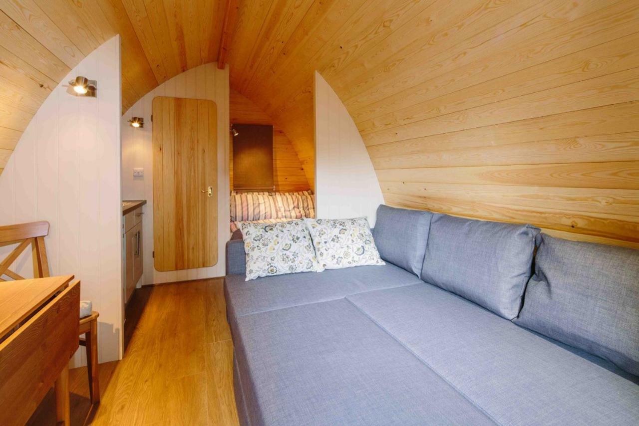 ホテル Buttercup Glamping Pod チェルトナム エクステリア 写真
