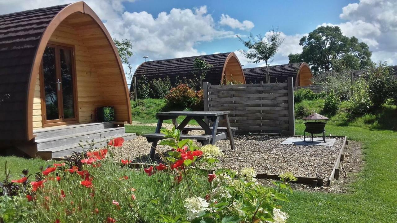 ホテル Buttercup Glamping Pod チェルトナム エクステリア 写真